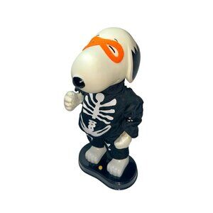 Peanuts "Hip Swinging Snoopy" Battery Op Gemmy Industries 1998 Halloween Tested